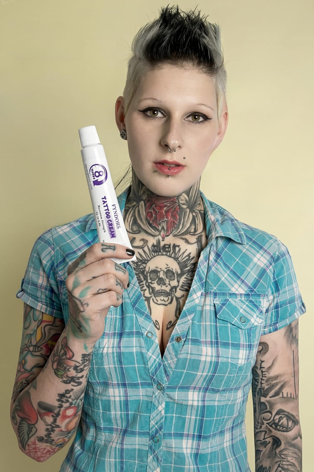 Customer showcasing FYNDORS numbing cream